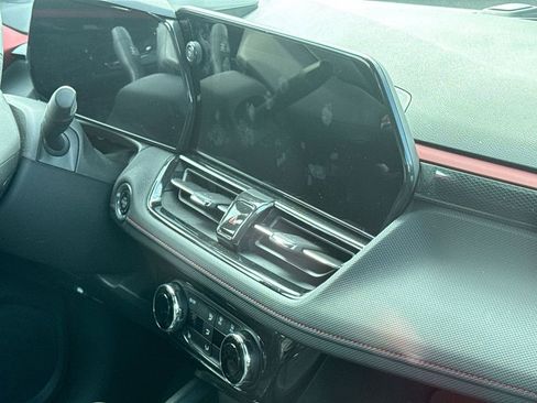 Used 2025 Chevrolet TrailBlazer RS w/ Convenience Package image 14