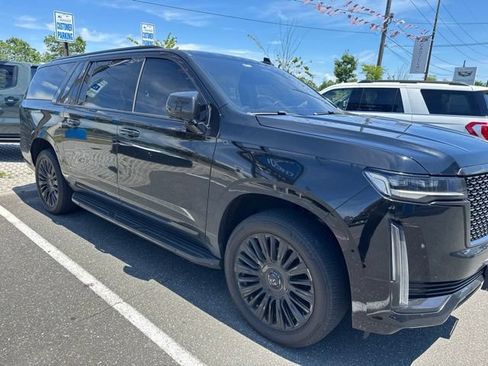 Used 2021 Cadillac Escalade ESV Premium Luxury w/ Driver Assist Tech Package AWD/4WD image 2