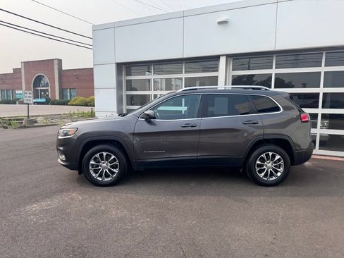 Used 2021 Jeep Cherokee Latitude Lux w/ Comfort/Convenience Group AWD/4WD image 2