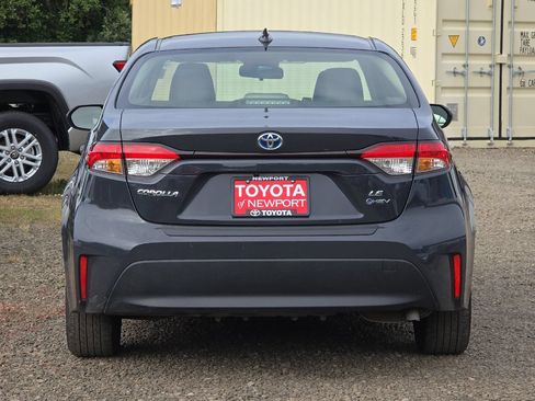Used 2025 Toyota Corolla LE FWD image 5