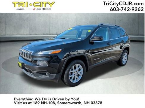 Used 2018 Jeep Cherokee Latitude Plus w/ Cold Weather Group image 1