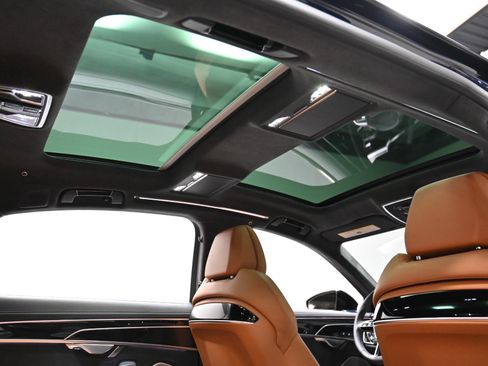 Used 2022 Audi S8 image 32