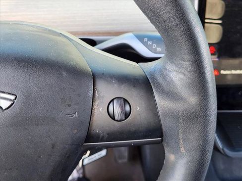 Used 2023 Tesla Model Y Long Range image 11