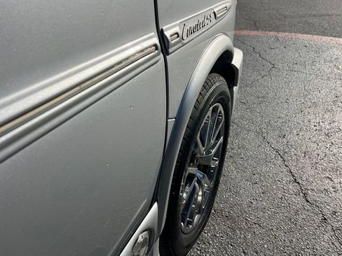 Used 2014 GMC Savana 1500 RWD image 10