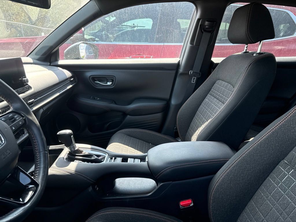 Used 2024 Honda HR-V Sport image 4