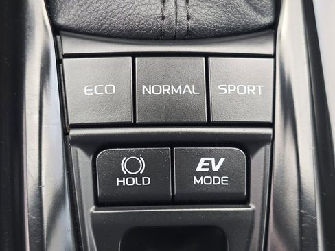 Used 2025 Toyota Camry LE FWD image 30