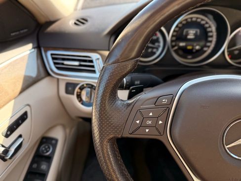 Used 2014 Mercedes-Benz E 350 4MATIC Sedan image 32