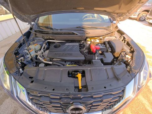 Used 2023 Nissan Rogue S image 36
