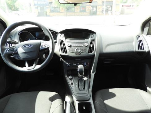 Used 2017 Ford Focus SE FWD image 20