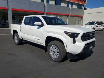 New 2025 Toyota Tacoma SR5