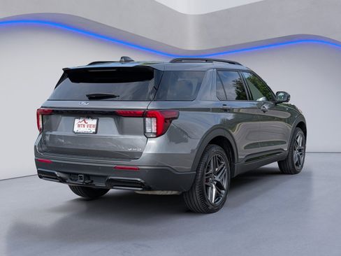 Used 2025 Ford Explorer ST-Line w/ ST-Line Street Pack AWD/4WD image 9