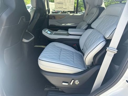 New 2026 Lincoln Navigator Black Label image 22