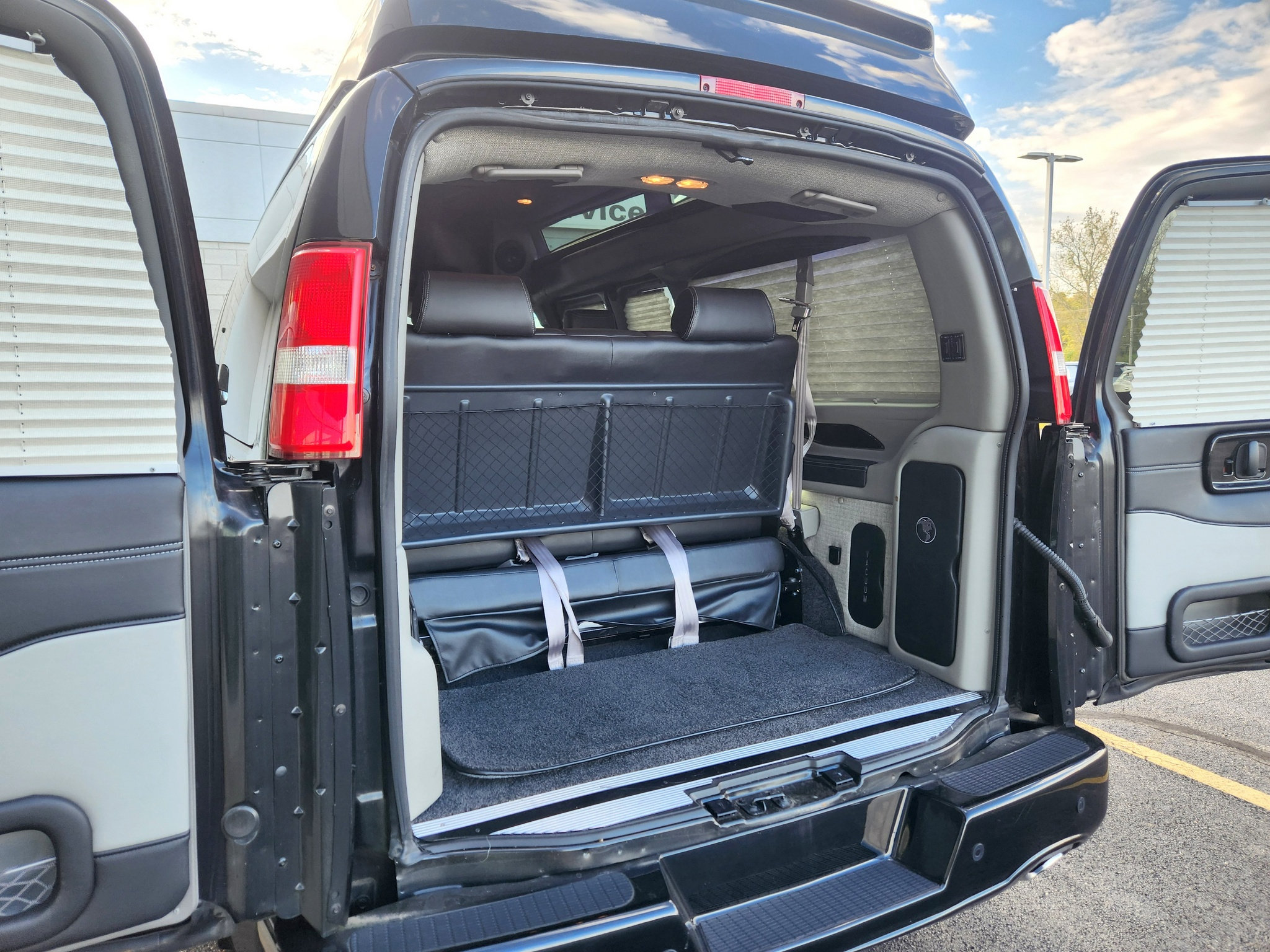 Used 2023 Chevrolet Express 2500 RWD image 34