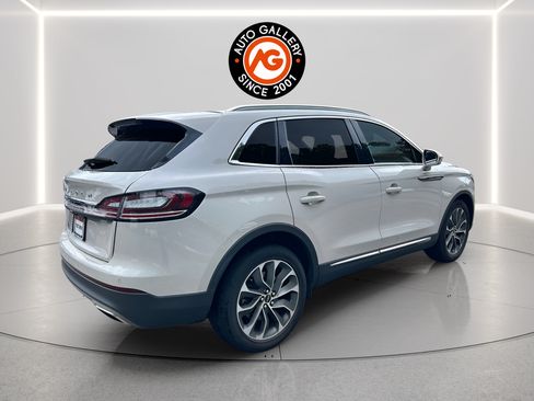 Used 2023 Lincoln Nautilus Reserve w/ Luxury Package AWD/4WD image 2