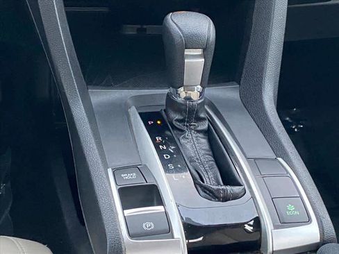 Used 2018 Honda Civic EX image 11