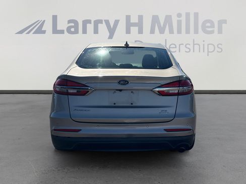 Used 2019 Ford Fusion SE image 4