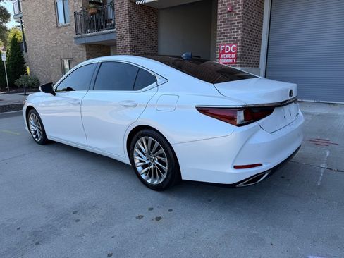 Used 2019 Lexus ES 350 Ultra Luxury w/ Accessory Package 2 FWD image 5