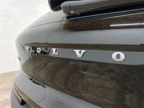 Used 2023 Volvo XC40 B4 Core w/ Convenience Package FWD image 99