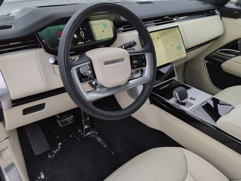 New 2026 Land Rover Range Rover Long Wheelbase SE image 2
