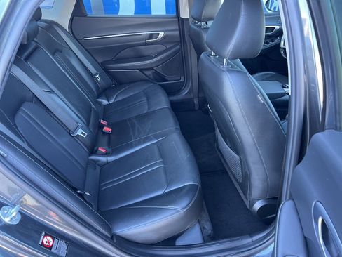 Used 2021 Hyundai Sonata Limited w/ Preferred Accessory Package image 20