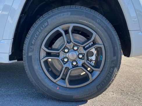 New 2025 Jeep Grand Cherokee Limited 4xe image 36