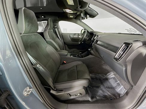 Certified 2023 Volvo C40 P8 Recharge Ultimate w/ Protection Package Premier image 30