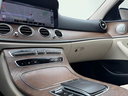 Used 2021 Mercedes-Benz E 350 4MATIC Sedan image 57