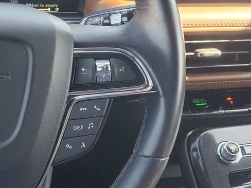 Used 2023 Lincoln Nautilus Reserve AWD/4WD image 17