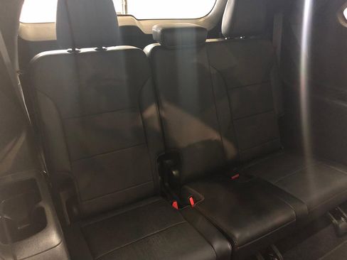 Used 2025 Buick Enclave Preferred image 17