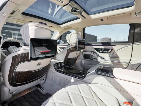 Used 2025 Mercedes-Benz Maybach S 680 4MATIC image 41