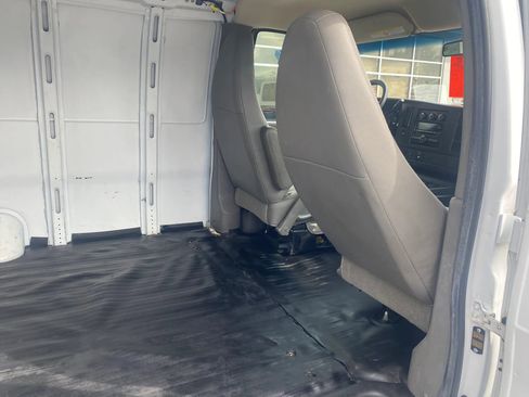 Used 2014 Chevrolet Express 3500 Extended RWD image 21