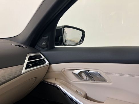 Used 2025 BMW 330i xDrive Sedan w/ M Sport Package AWD/4WD image 29