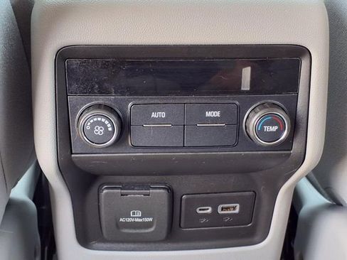 Used 2022 GMC Acadia SLE w/ Driver Convenience Package image 12