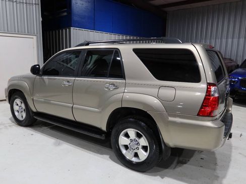 Used 2008 Toyota 4Runner SR5 w/ SR5 Extra Value Pkg 1 RWD image 2