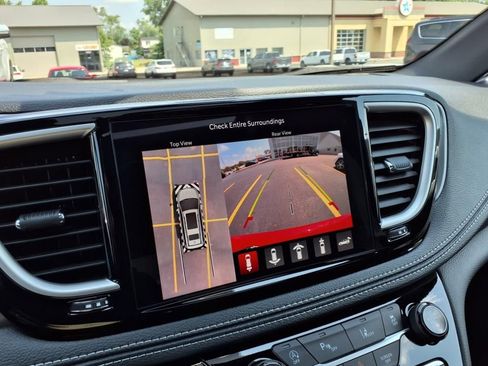 New 2026 Chrysler Pacifica Select image 27