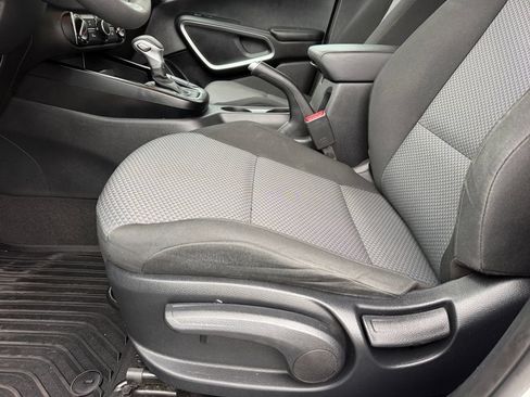 Used 2021 Kia Soul LX FWD image 11