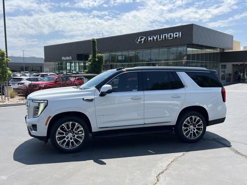 Used 2025 GMC Yukon Denali AWD/4WD image 1