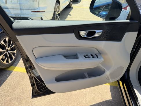 Used 2023 Volvo XC60 B5 Ultimate w/ Climate Package AWD/4WD image 4