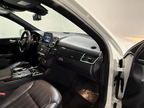 Used 2019 Mercedes-Benz GLE 400 4MATIC image 35