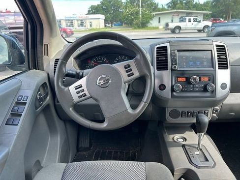 Used 2021 Nissan Frontier SV w/ Midnight Edition Floor Mats RWD image 18