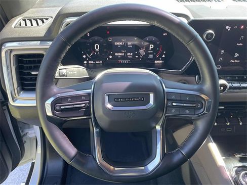 Used 2023 GMC Canyon Denali image 11