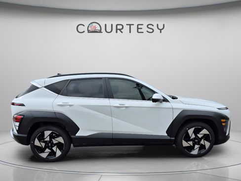 New 2026 Hyundai Kona Limited FWD image 6