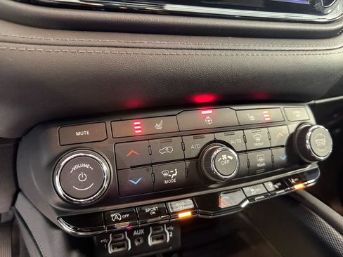 Used 2022 Dodge Durango GT AWD/4WD image 30