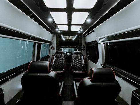 Used 2016 Mercedes-Benz Sprinter 3500 image 2