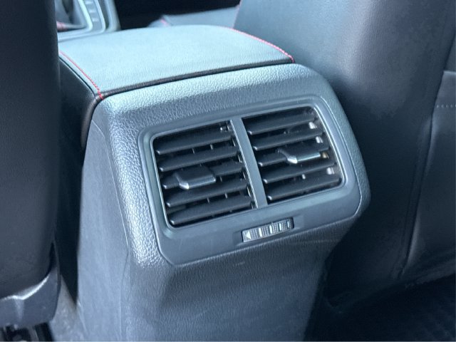 Used 2018 Volkswagen GTI SE FWD image 23