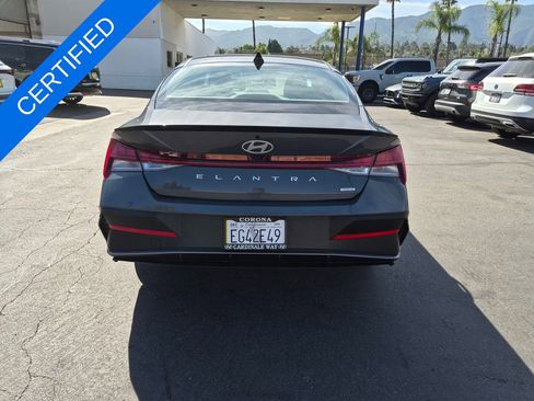 Used 2025 Hyundai Elantra SEL image 6