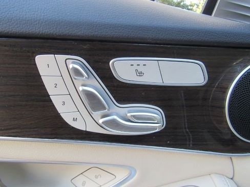 Used 2019 Mercedes-Benz C 300 Sedan image 17