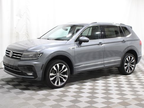 Used 2021 Volkswagen Tiguan SEL Premium R-Line image 36