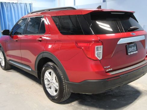 Used 2022 Ford Explorer XLT image 27