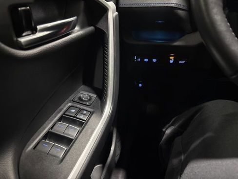 Used 2022 Toyota RAV4 XSE image 17